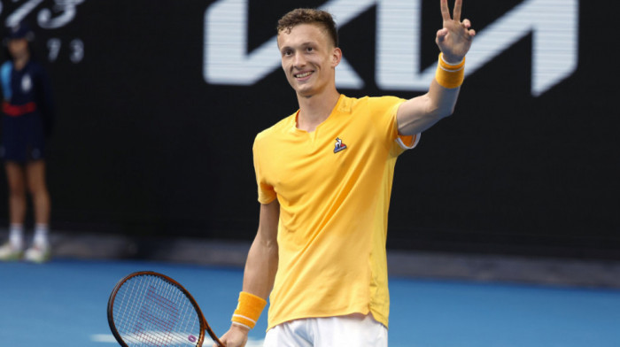 Senzacija za senzacijom na AO, češki tinejdžer Lehečka izbacio sedmog tenisera sveta Ožea Aliasimea
