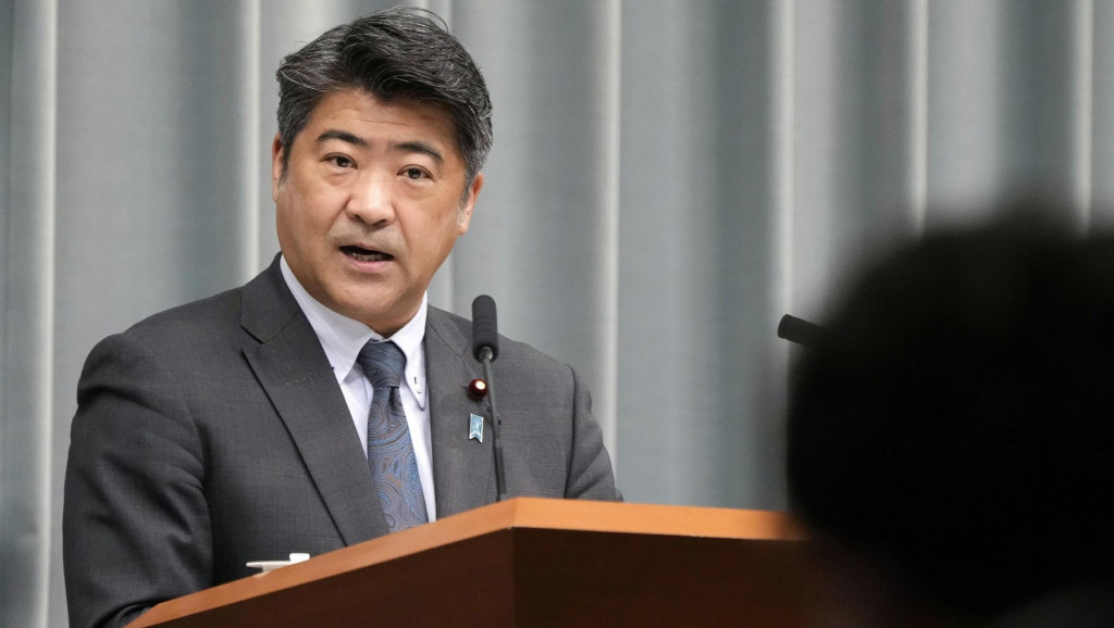 Pomoćnik japanskog premijera se izvinio zbog držanja ruku u džepovima u SAD: Majka mu rekla da ga se stidi