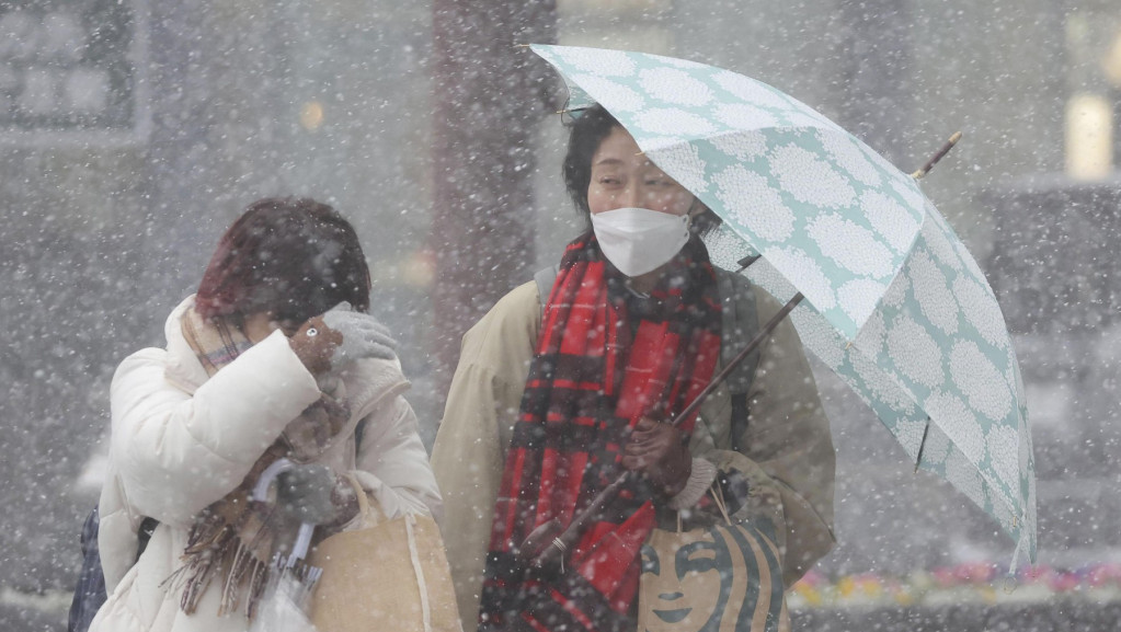 Velike snežne padavine pogodile Japan: Jedna osoba nastradala, otežan saobraćaj, otkazani avio-letovi