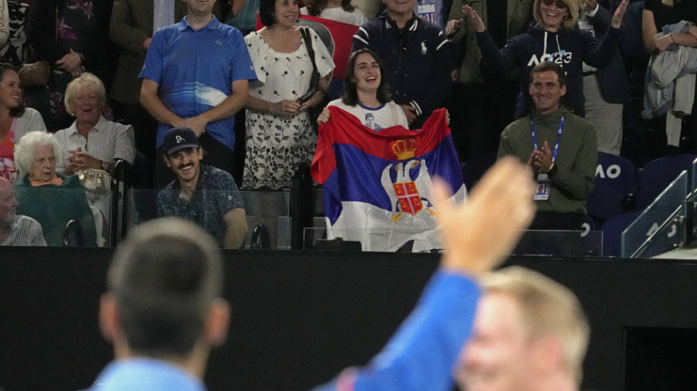 Novak naterao "Rod Lejver" arenu da peva rođendasku pesmu mami Dijani i pozdrave Federera: Sjajna scena u Melburnu