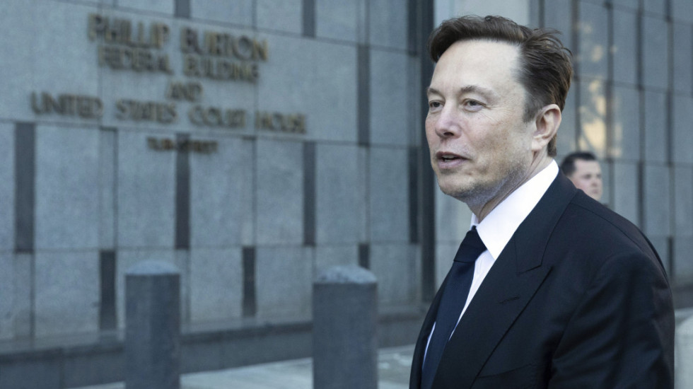 La compagnia e compagnia assicurativa di Musk, Unipol, sta aiutando le persone colpite dalle alluvioni nel nord Italia.