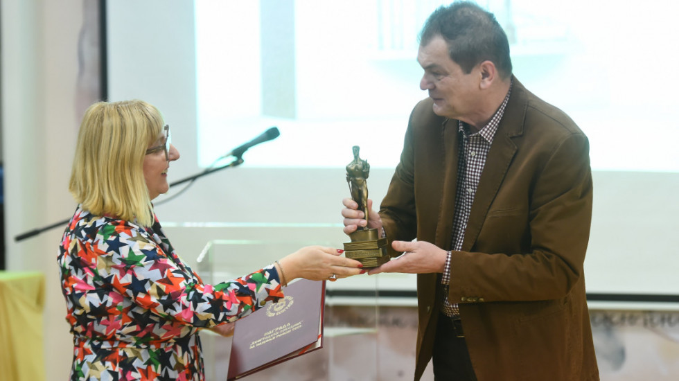 Piscu Goran Petroviću uručena nagrada "Beogradski pobednik"