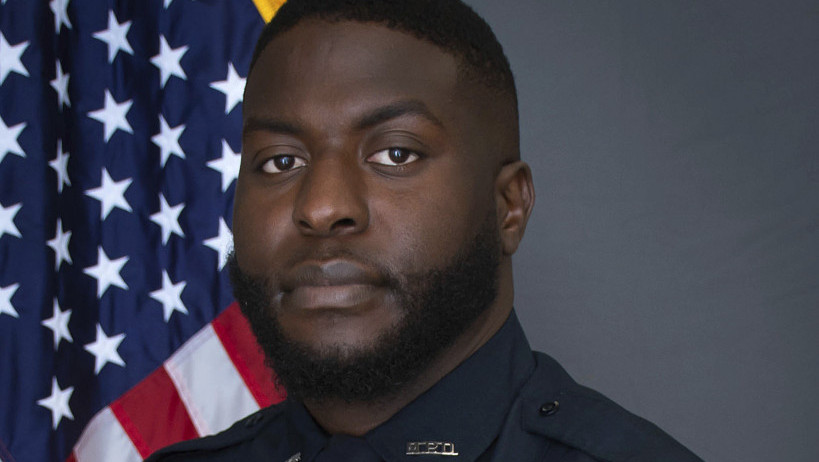 Policija u SAD se sprema za nerede: Jedan od policajaca se predao se zbog optužbe da je kriv za smrt Afroamerikanca