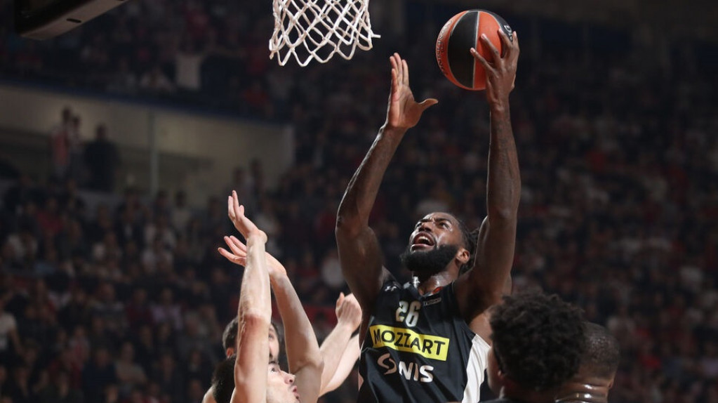 (UŽIVO) Partizan - Crvena zvezda: Plus 14 za crveno-bele na poluvremenu