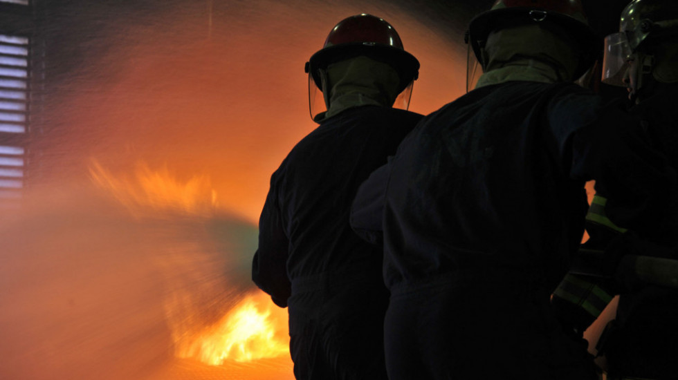 Požar u fabrici u Italiji: Gori pogon u kojem se prerađuju hemijski rastvarači, građanima rečeno da ne izlaze iz kuća