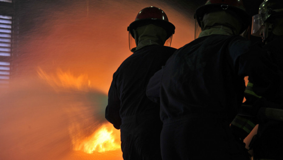 Požar u fabrici u Italiji: Gori pogon u kojem se prerađuju hemijski rastvarači, građanima rečeno da ne izlaze iz kuća