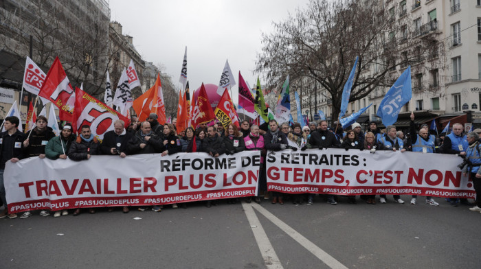Sindikati u Francuskoj pozvali na nove proteste zbog reforme penzionog sistema, premijerka: O tome se ne pregovara