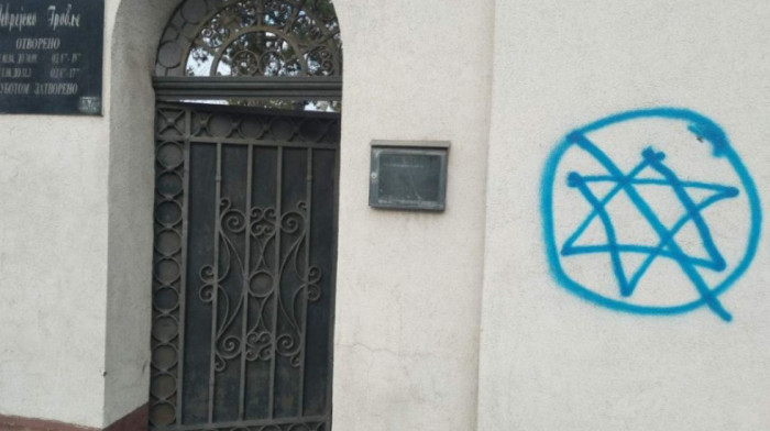 Na Jevrejskom groblju u Beogradu osvanuli antisemitski grafiti