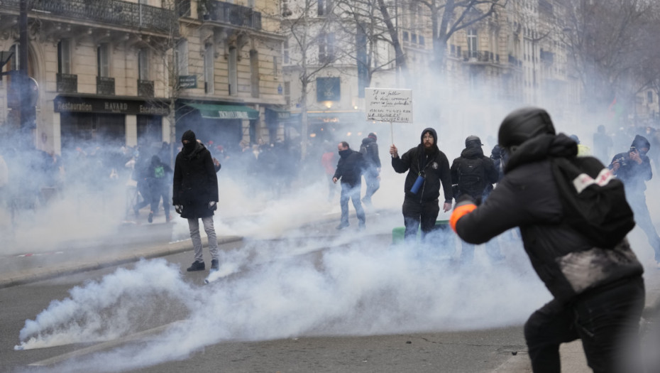 Protesti širom Francuske zbog  penzione reforme: "Nećemo da radimo do 64. godine"