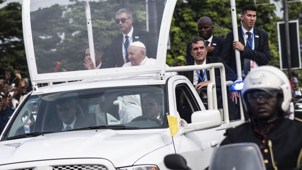 Papa Franja u DR Kongo: Dalje ruke od ove zemlje, njeni dijamanti su uprljani "otrovom pohlepe"