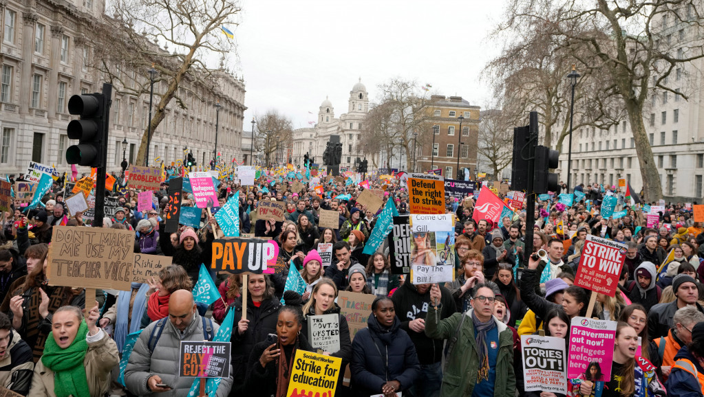 Veliki štrajk sindikata: Oko pola miliona Britanaca na ulicama većih gradova