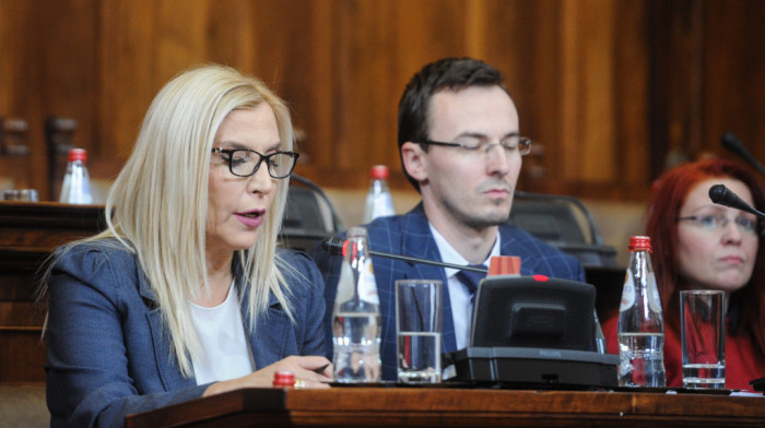 Poslanici raspravljaju o setu pravosudnih zakona, Popović: Uslov za dalju reformu pravosudnog sistema