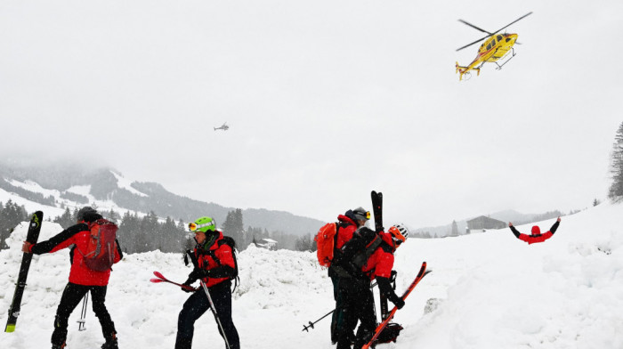 U lavinama u austrijskim i švajcarskim Alpima poginulo deset osoba