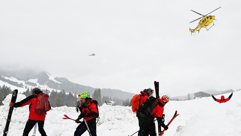 U lavinama u austrijskim i švajcarskim Alpima poginulo deset osoba