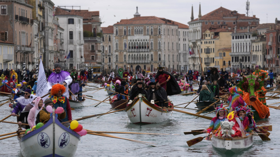 Venecijanski karneval se vratio u punom sjaju posle tri pandemijske godine: Vreme raskoši bez ograničenja