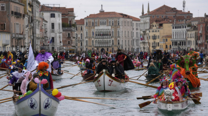 Venecijanski karneval se vratio u punom sjaju posle tri pandemijske godine: Vreme raskoši bez ograničenja