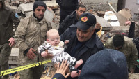 Spasioci u Turskoj i Siriji iz ruševina izvlače preživele: U pomoć pritekli i psi, među spasenima ima i veoma male dece
