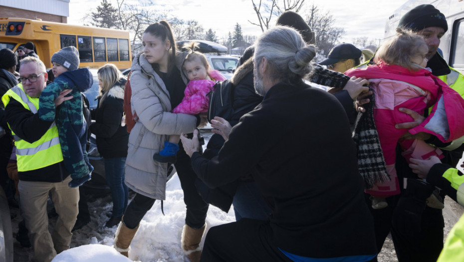 Dvoje dece poginulo kada je autobus uleteo u vrtić u Kanadi