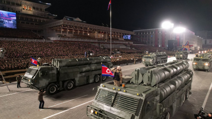 Na vojnoj paradi u Severnoj Koreji prikazan najveći broj interkontinentalnih raketa