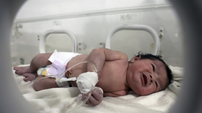 Usvojena beba koja se rodila u ruševinama u Siriji: Ipak se neće zvati Aja