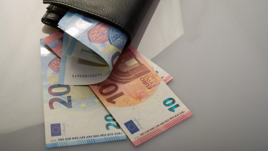 Vrednost prosečne plate u Republici Srpskoj u oktobru bila oko 725 evra