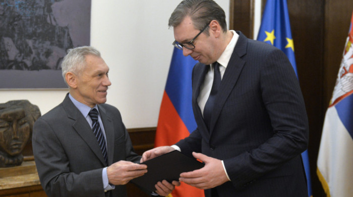 Bocan Harčenko uručio Vučiću Putinovu čestitku povodom Dana državnosti