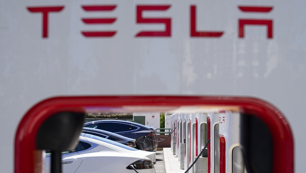 Tesla ponovo smanjuje cene automobila