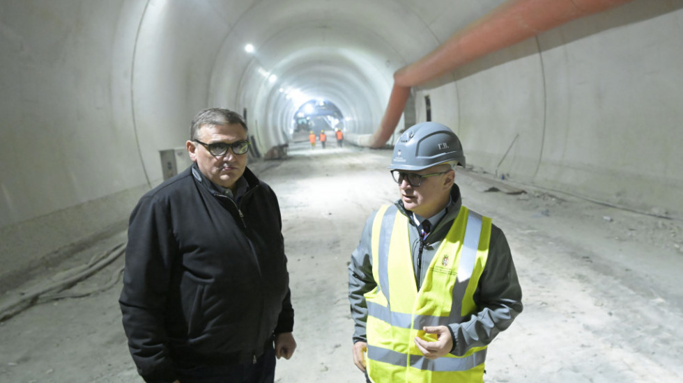 Vesić: U tunelu "Laz" ostalo manje od 100 metara da se probije prva cev