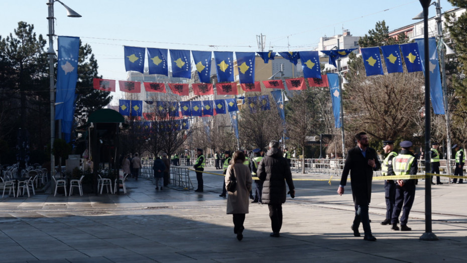 Iland: SAD će koristiti politiku "šargarepe i štapa" da Beograd prizna secesiju KiM