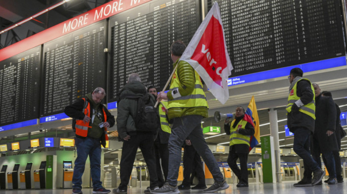 Zbog štrajka nema odlaznih letova sa aerodroma u Berlinu, Hamburgu i Bremenu