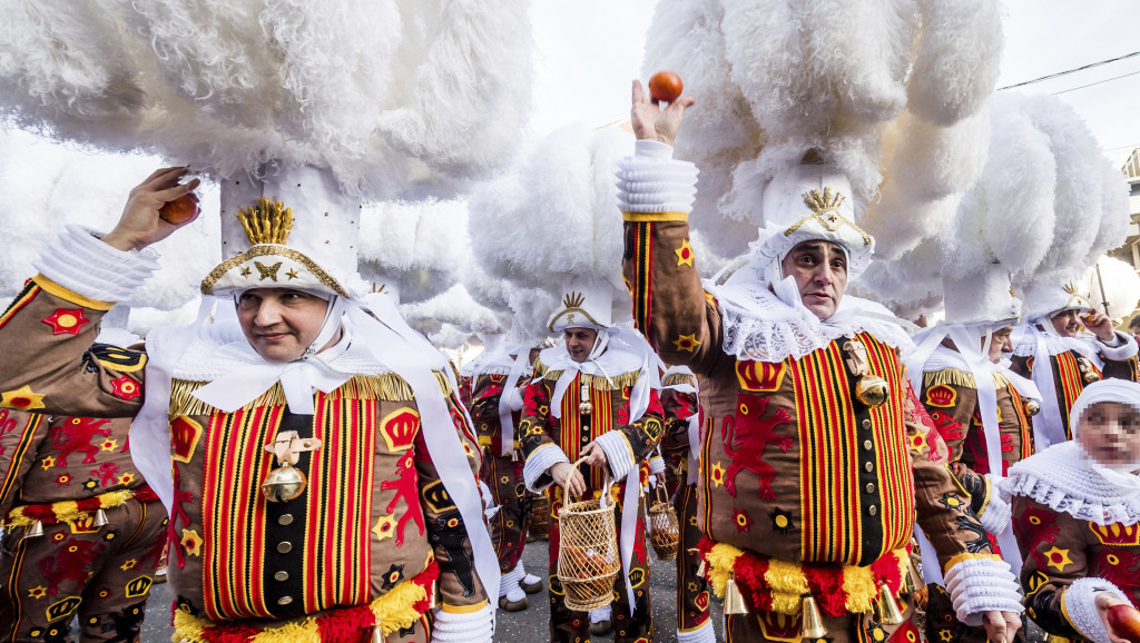 Tradicija duga 800 godina: U belgijskom Benšu zimu terali pomorandžama i bubnjevima