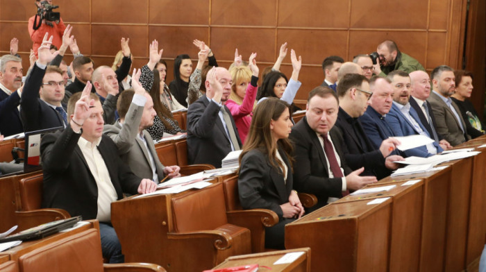 Odbornici Skupštine Beograda usvojili odluku o raskidu ugovora sa Kentakartom o naplati prevoza