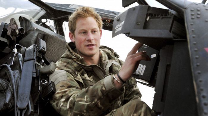 Princ Hari dobio priznanje kao "Živa legenda avijacije" za zasluge britanskoj vojsci