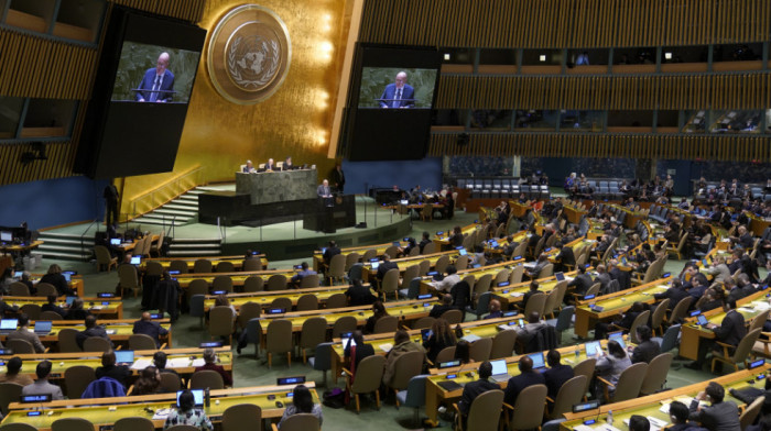UN usvojile rezoluciju kojom se Rusija poziva da odmah povuče trupe iz Ukrajine