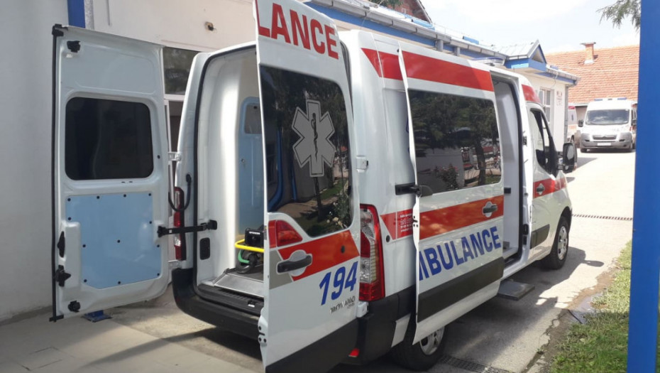 Devet osoba povređeno u sudarima kod Bele Palanke, u jednom učestvovao sanitet koji ih je prevozio
