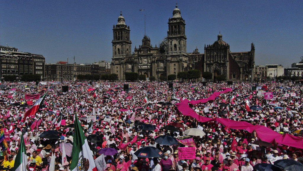 Veliki protesti protiv predsednika Obradora i reforme kontrole izbornog procesa u Meksiku