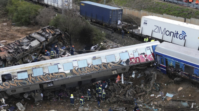 Svedočenja preživelih u nesreći u Grčkoj: Hteli smo što pre da napustimo voz smrti, sećam se mirisa paljevine