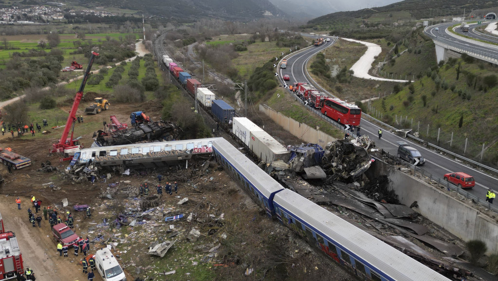 U stravičnom sudaru vozova u Grčkoj najmanje 40 poginulih, ministar saobraćaja podneo ostavku