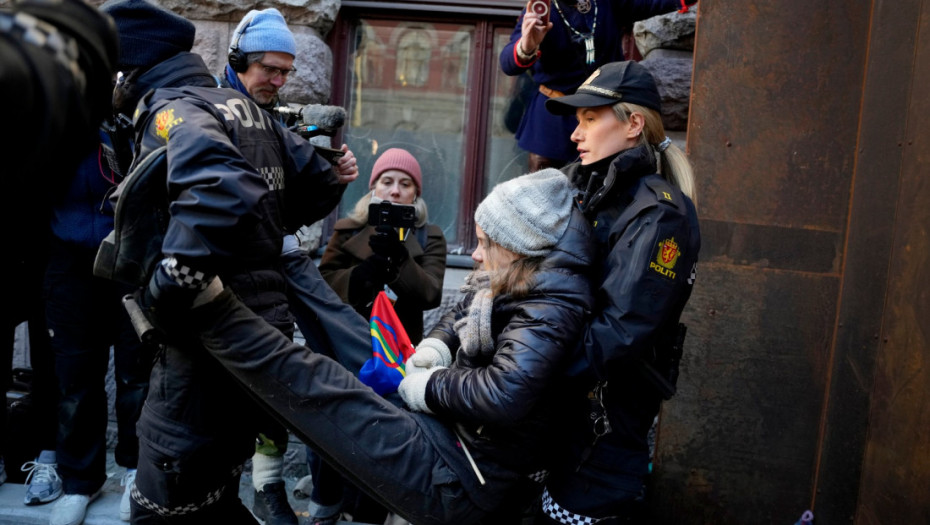 Norveška policija na kratko lišila slobode Gretu Tunberg tokom demonstracija