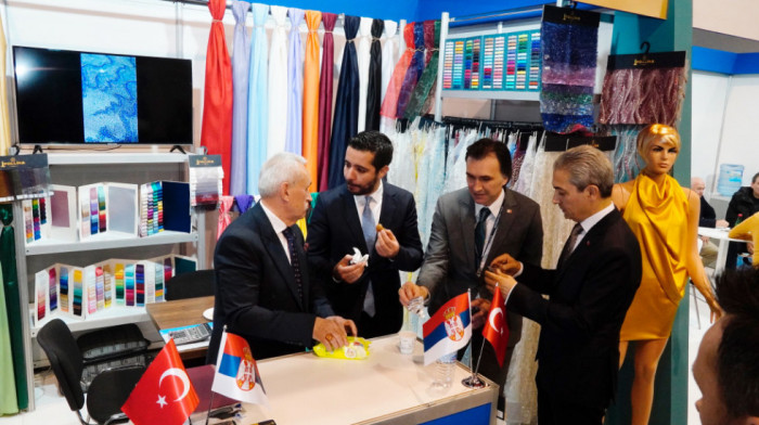 Momirović: Tekstilna industrija može da bude jedan od motora razvoja Srbije