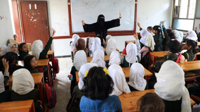 Uhapšeno nekoliko osumnjičenih za trovanje učenica, iranske vlasti tvrde da su povezani sa stranim disidentskim medijima