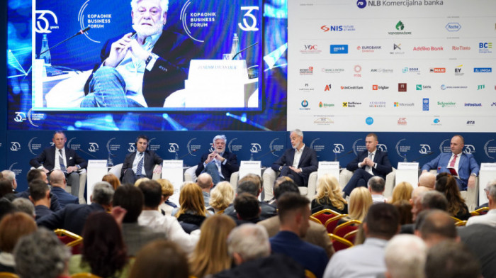 Podeljena mišljenja učesnika Kopaonik biznis foruma o otpornosti srpske privrede: Da li najgore tek dolazi