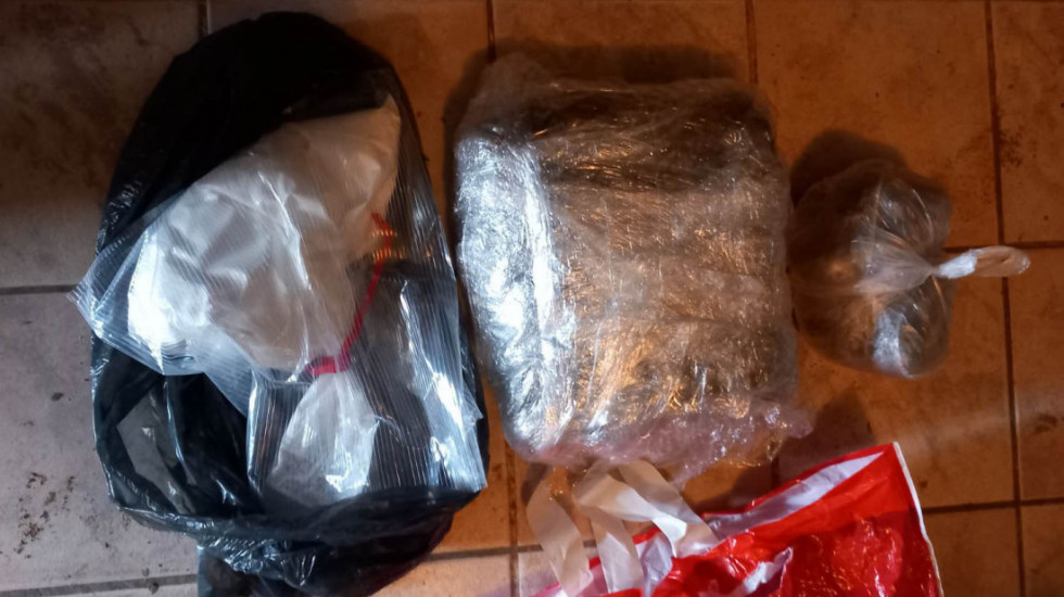 Uhapšen muškarac u Sremskoj Mitrovici, policija našla i zaplenila drogu