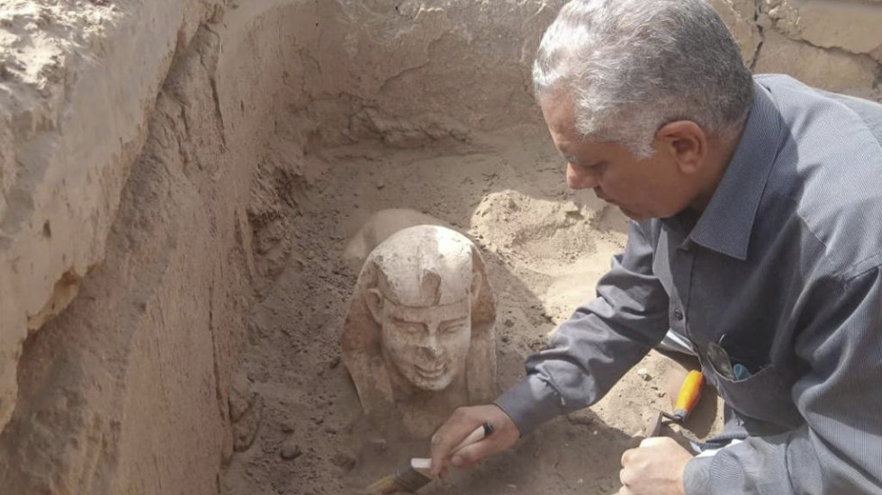Egipatski arheolozi otkrili nasmejanu sfingu sa likom rimskog cara Klaudija