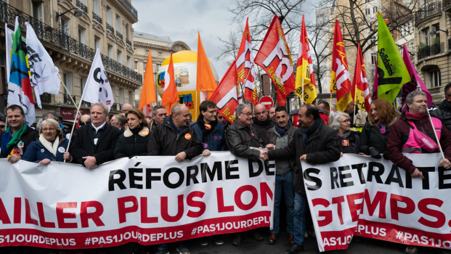 Francuska korak bliže ka usvajanju penzione reforme, sindikati najavili nastavak protesta