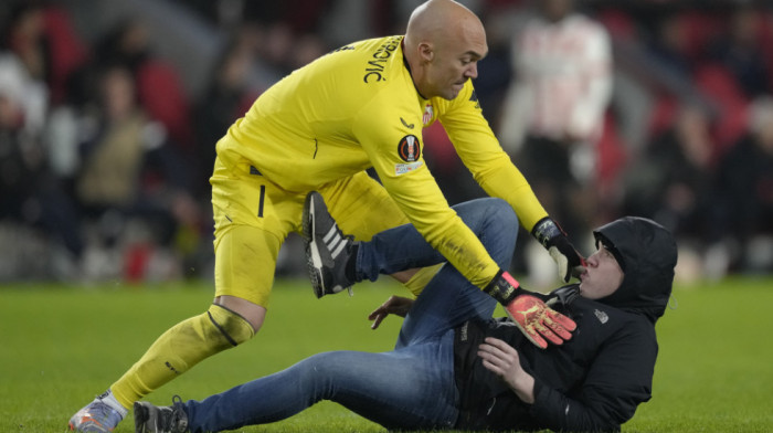 UEFA kaznila PSV zbog napada na Dmitrovića: Klub iz Ajndhovena nezadovoljan