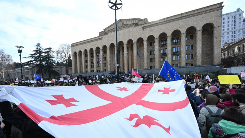 U Gruziji povučen predlog zakona o stranim agentima, koji je izazvao velike proteste