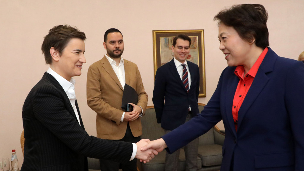 Brnabić sa Čen Bo o bilateralim odnosima i radu na zajedničkim projektima