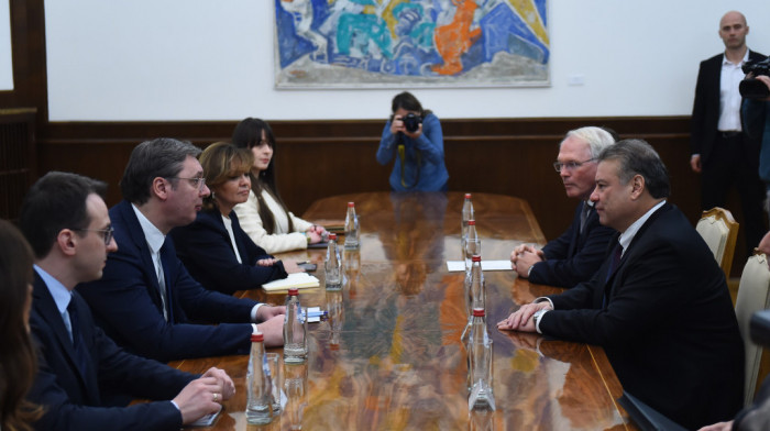 Predsednik Vučić se sastao sa Eskobarom, na stolu ZSO i mogućnost pronalaženja kompromisa s Prištinom