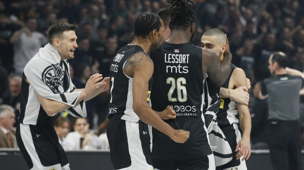 Smeši se Top 8 faza Evrolige: Partizan se vratio iz velikog minusa i pobedio šampiona Evrope u Istanbulu